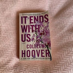 IT ENDS WITH US BY COLLEEN HOOVER
